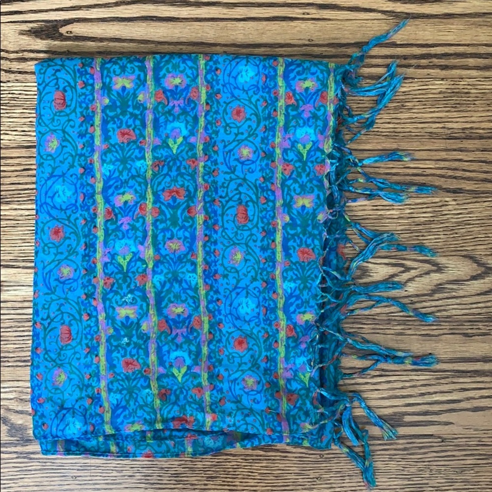 Aerie patterned scarf